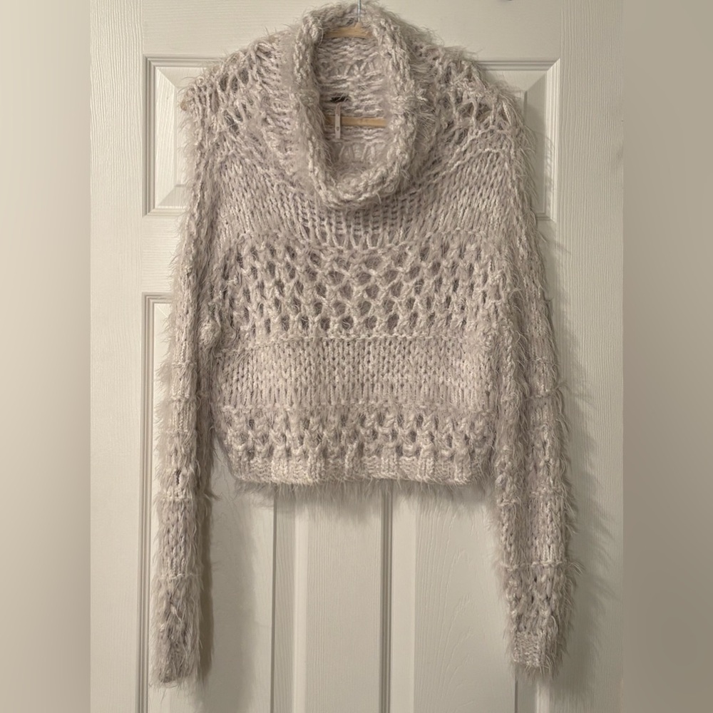 Free People Rustic Inn Eyelash Open Knit Cropped Light Gray Sweater Size XS